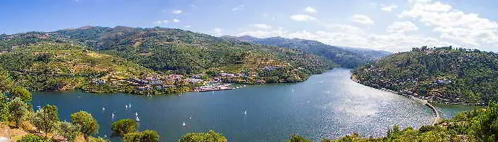 Comercio Douro מלון